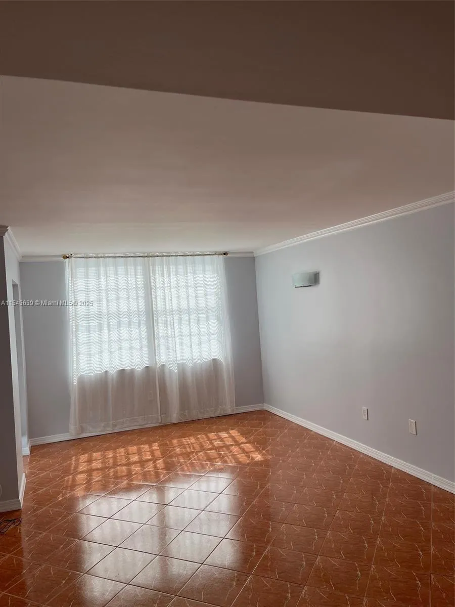 2801 NE 183rd St #2103W Aventura, FL 33160