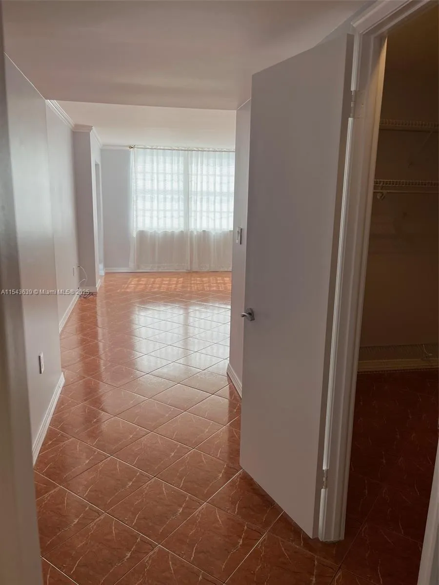 2801 NE 183rd St #2103W Aventura, FL 33160