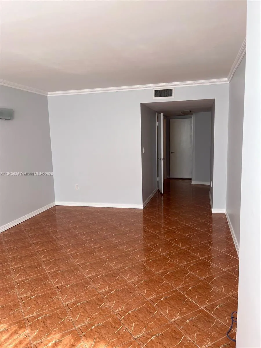 2801 NE 183rd St #2103W Aventura, FL 33160