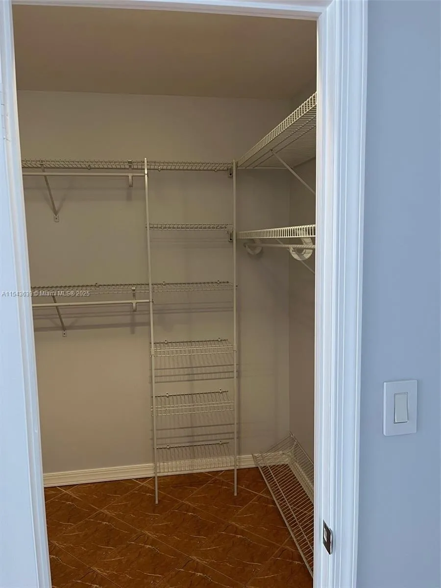 2801 NE 183rd St #2103W Aventura, FL 33160