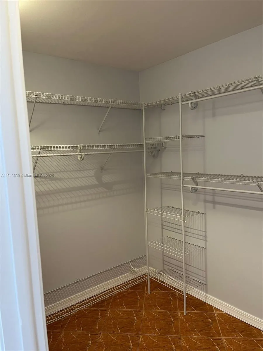 2801 NE 183rd St #2103W Aventura, FL 33160