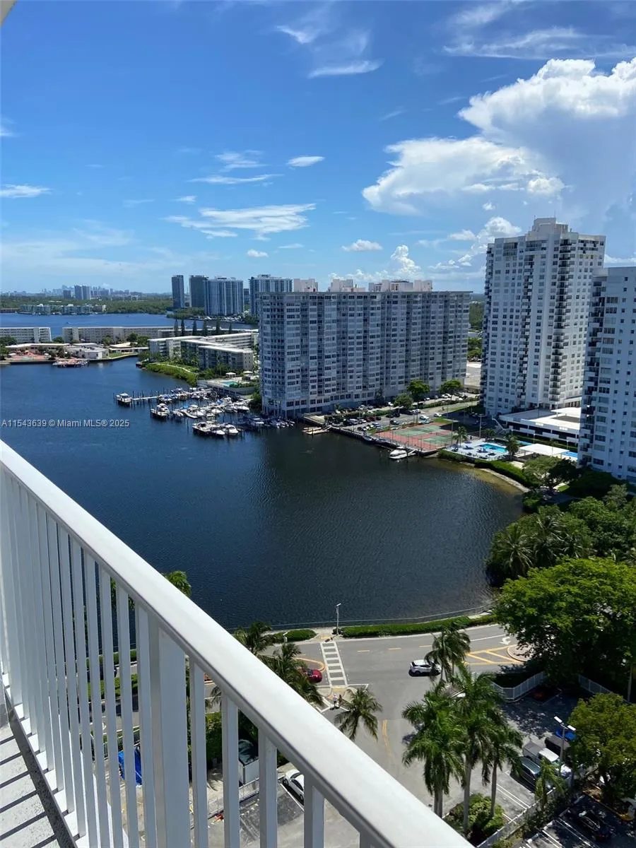 2801 NE 183rd St #2103W Aventura, FL 33160