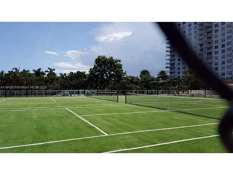 2801 NE 183rd St #2103W Aventura, FL 33160