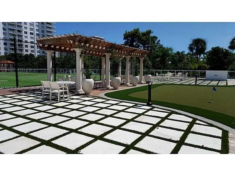 2801 NE 183rd St #2103W Aventura, FL 33160