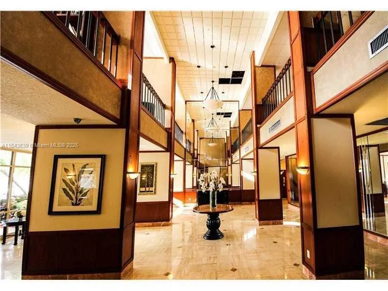 2801 NE 183rd St #2103W Aventura, FL 33160