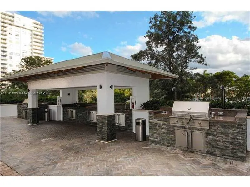 2801 NE 183rd St #2103W Aventura, FL 33160