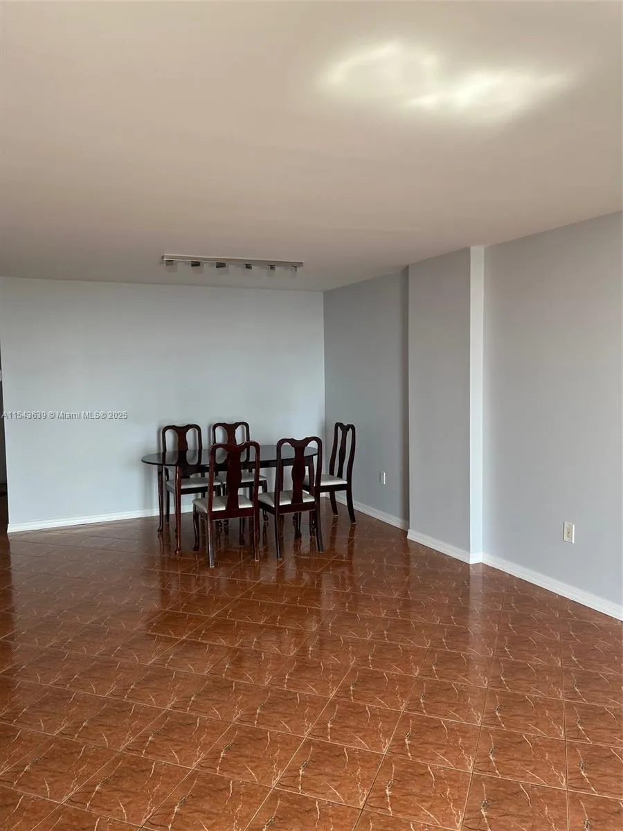 2801 NE 183rd St #2103W Aventura, FL 33160