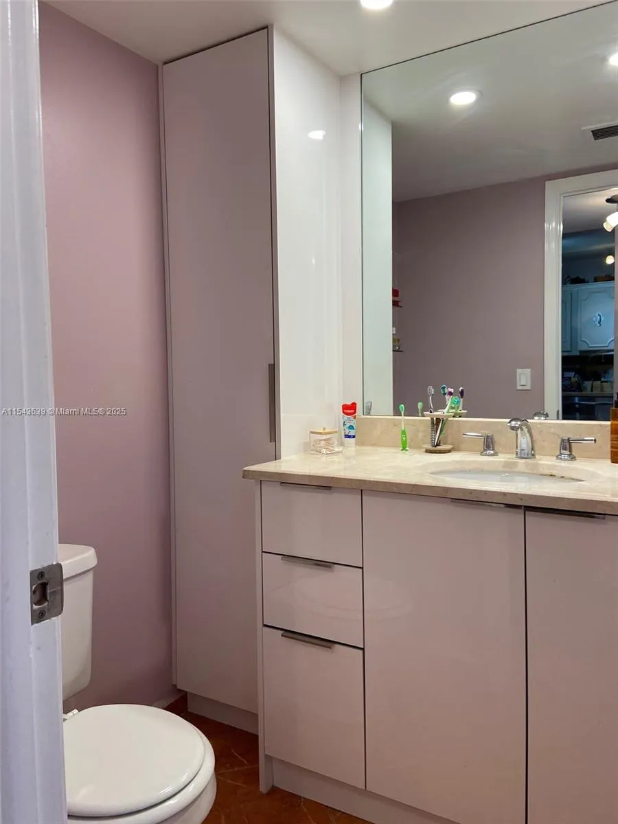 2801 NE 183rd St #2103W Aventura, FL 33160