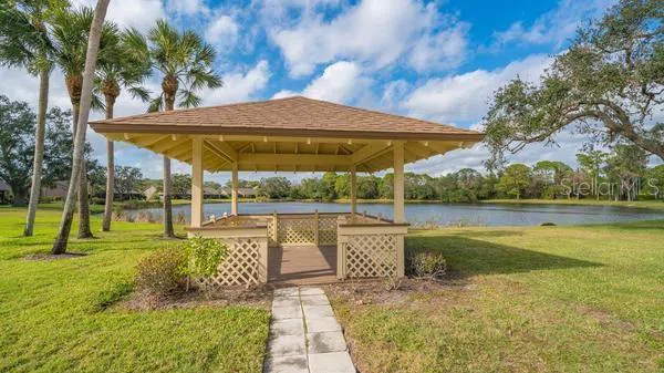 5905 DORAL DRIVE Sarasota, FL 34243