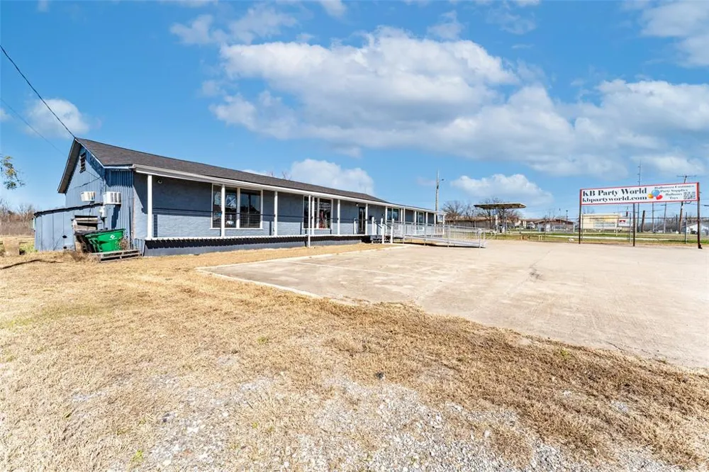 5108 Lee Street Greenville, TX 75401