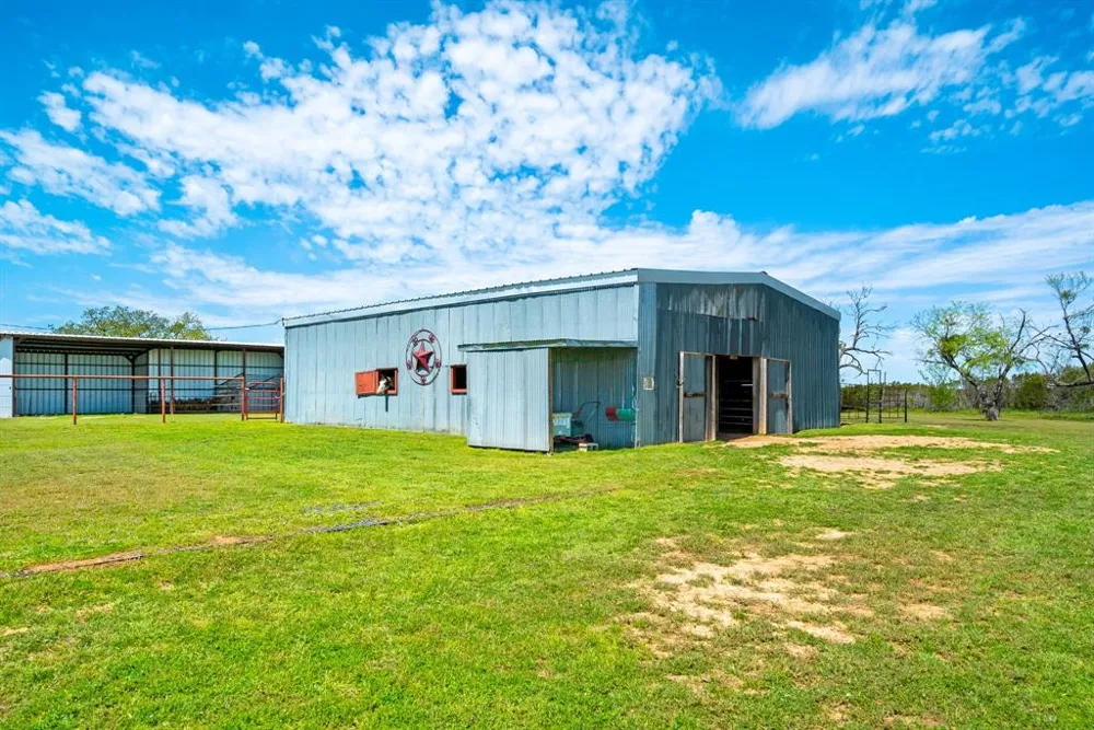 4155 County Road 188 Stephenville, TX 76401