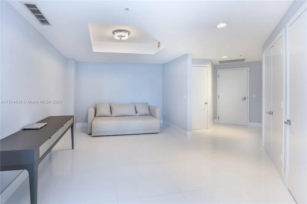 17301 Biscayne Blvd #1201 North Miami Beach, FL 33160