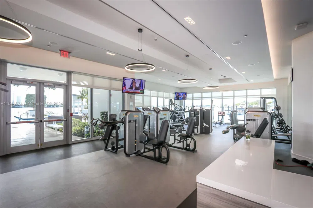 17301 Biscayne Blvd #1201 North Miami Beach, FL 33160