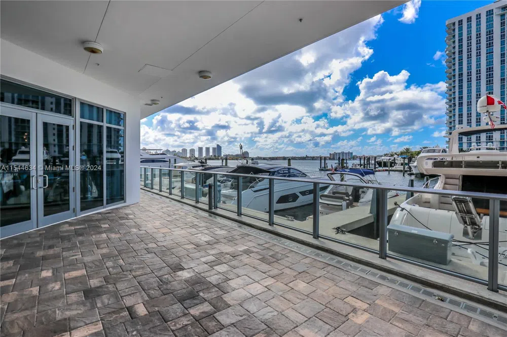 17301 Biscayne Blvd #1201 North Miami Beach, FL 33160