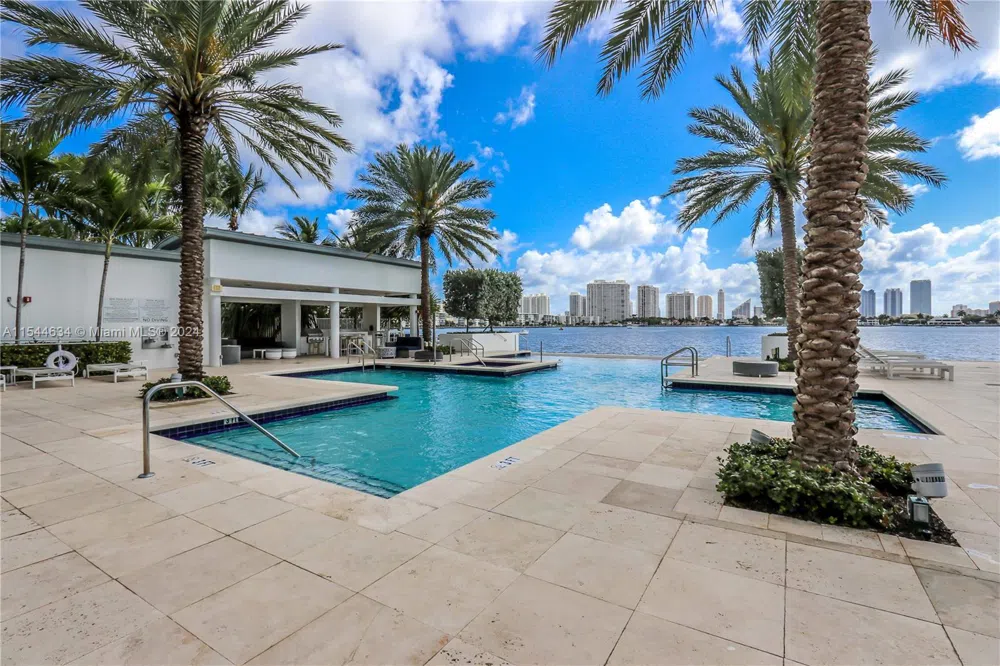 17301 Biscayne Blvd #1201 North Miami Beach, FL 33160