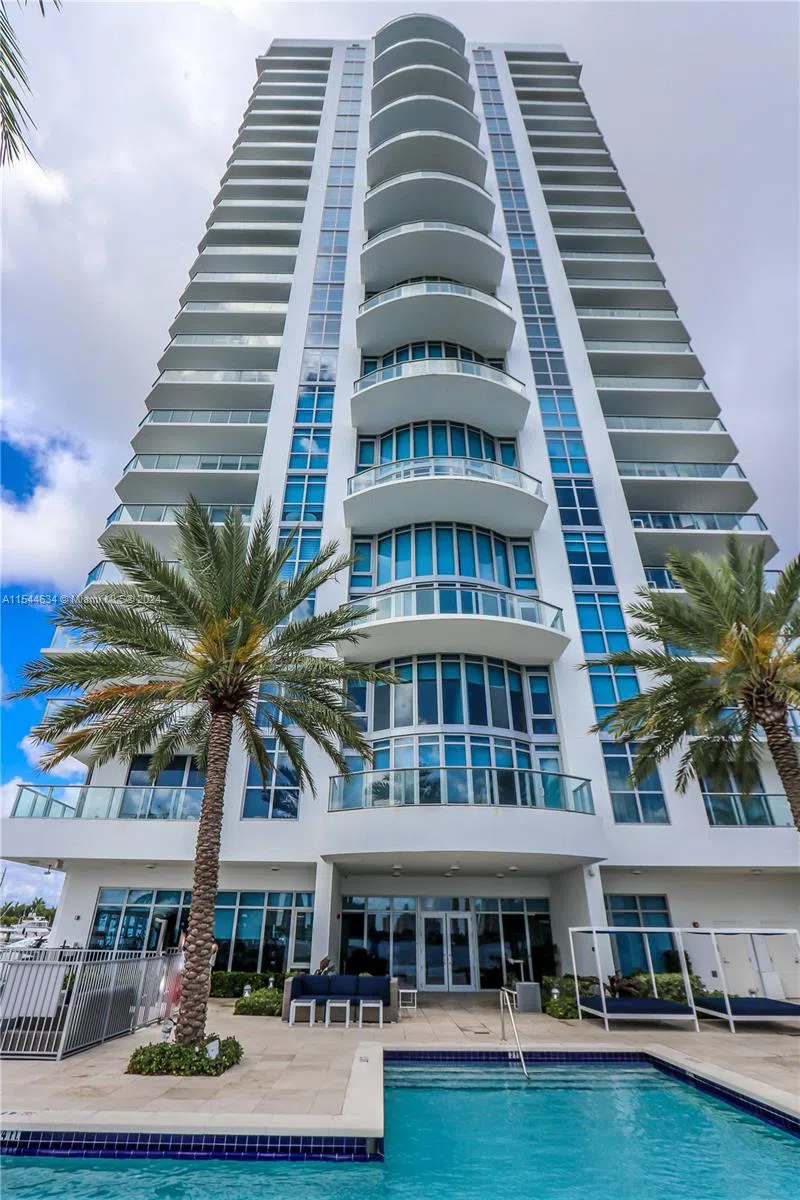 17301 Biscayne Blvd #1201 North Miami Beach, FL 33160