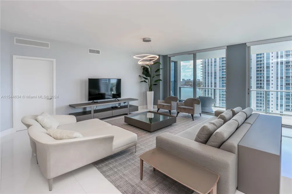 17301 Biscayne Blvd #1201 North Miami Beach, FL 33160