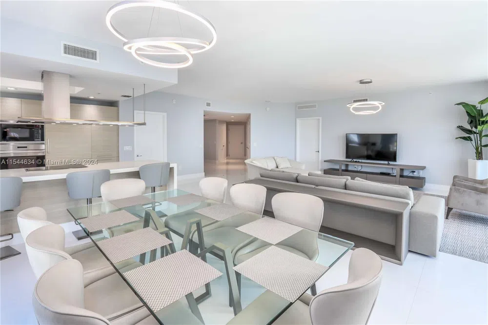 17301 Biscayne Blvd #1201 North Miami Beach, FL 33160