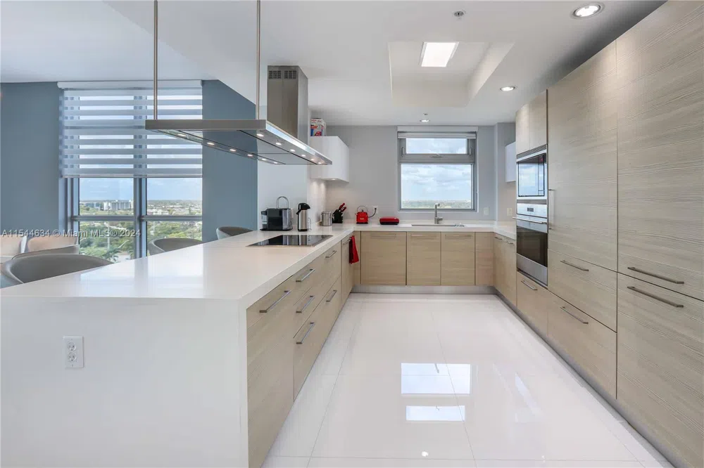 17301 Biscayne Blvd #1201 North Miami Beach, FL 33160