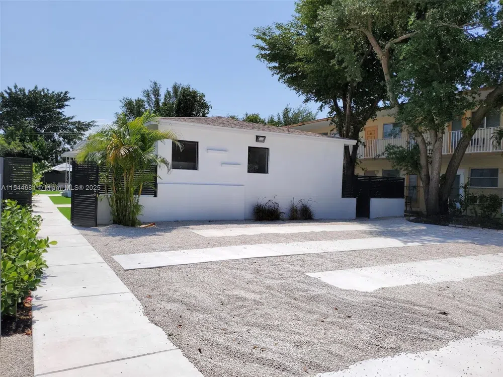 740 SW 9th St #1 Miami, FL 33130