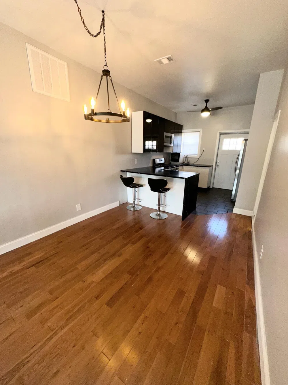 1110 Concord Avenue #3 Detroit, MI 48207