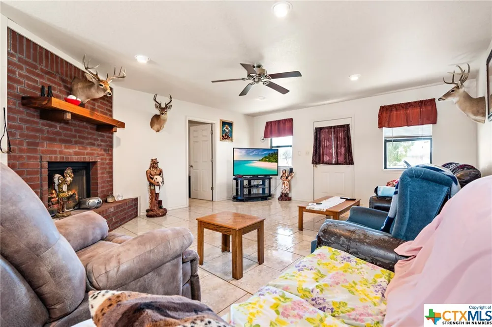 7402 CR 137 Gatesville, TX 76528