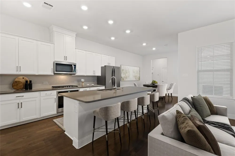 6105 Parker Boulevard North Richland Hills, TX 76180