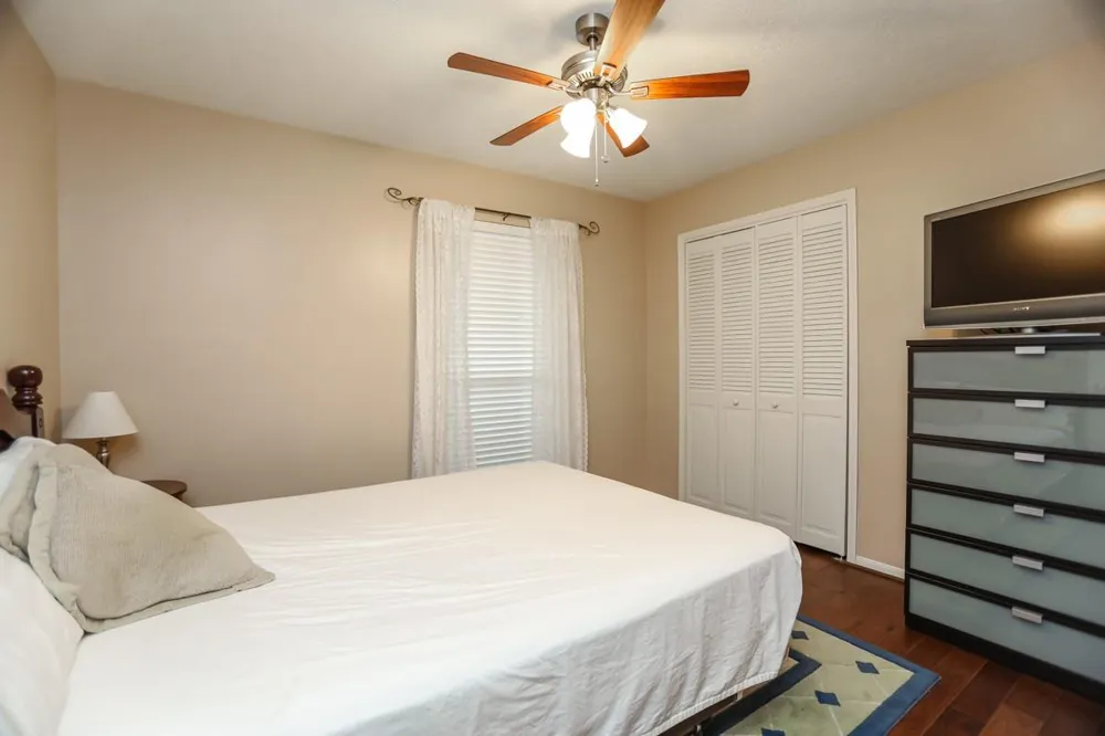 1809 Lazy Creek Ln Pearland, TX 77581