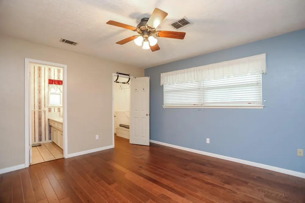 1809 Lazy Creek Ln Pearland, TX 77581