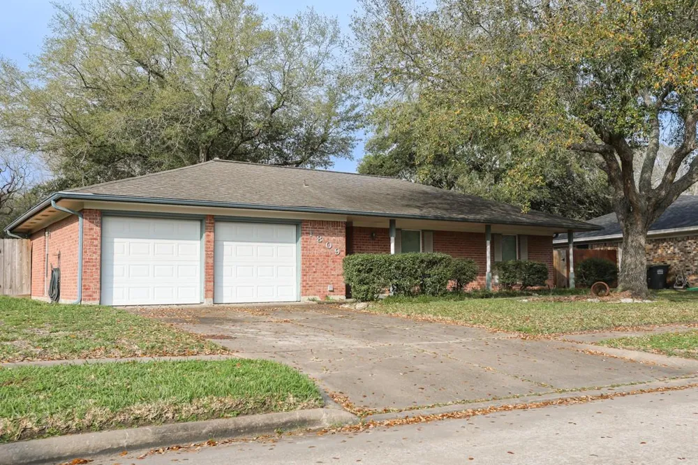 1809 Lazy Creek Ln Pearland, TX 77581