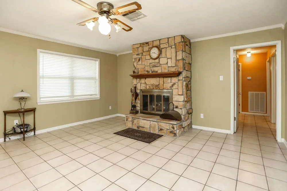 1809 Lazy Creek Ln Pearland, TX 77581