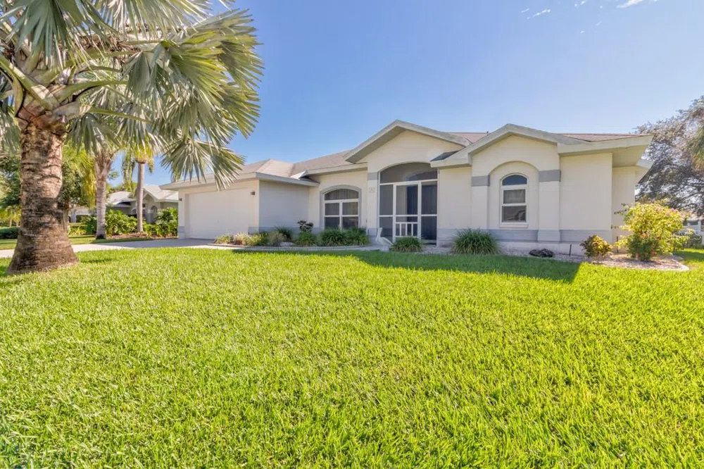 26 LONG MEADOW LANE Rotonda West, FL 33947