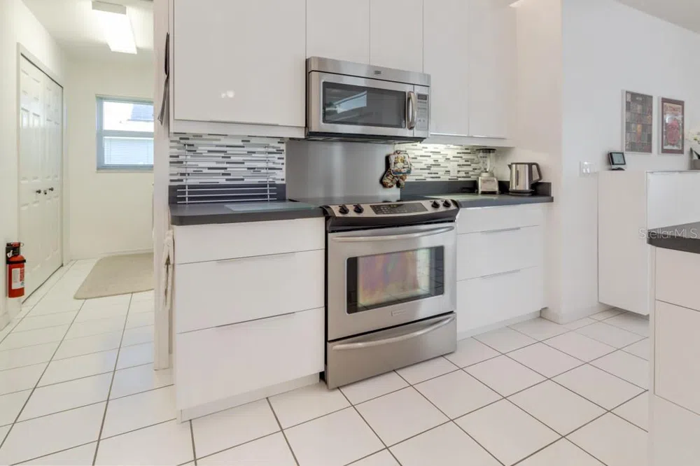 26 LONG MEADOW LANE Rotonda West, FL 33947