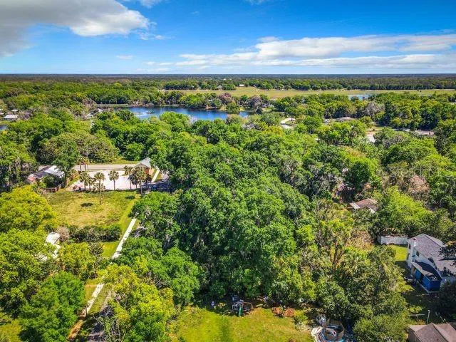 GARDEN STREET Lake Helen, FL 32744