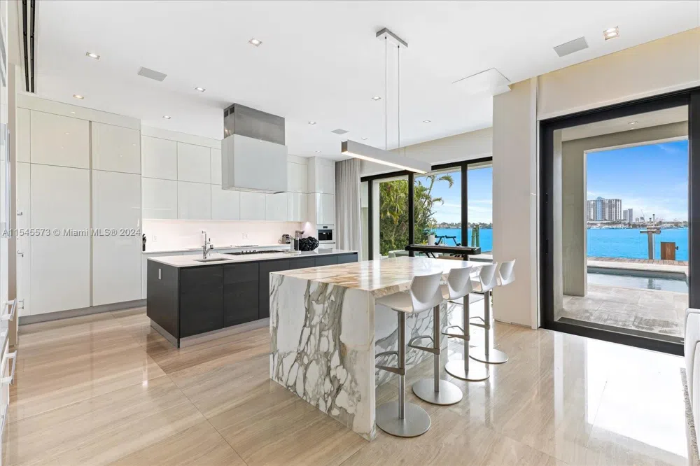 401 E Rivo Alto Dr Miami Beach, FL 33139