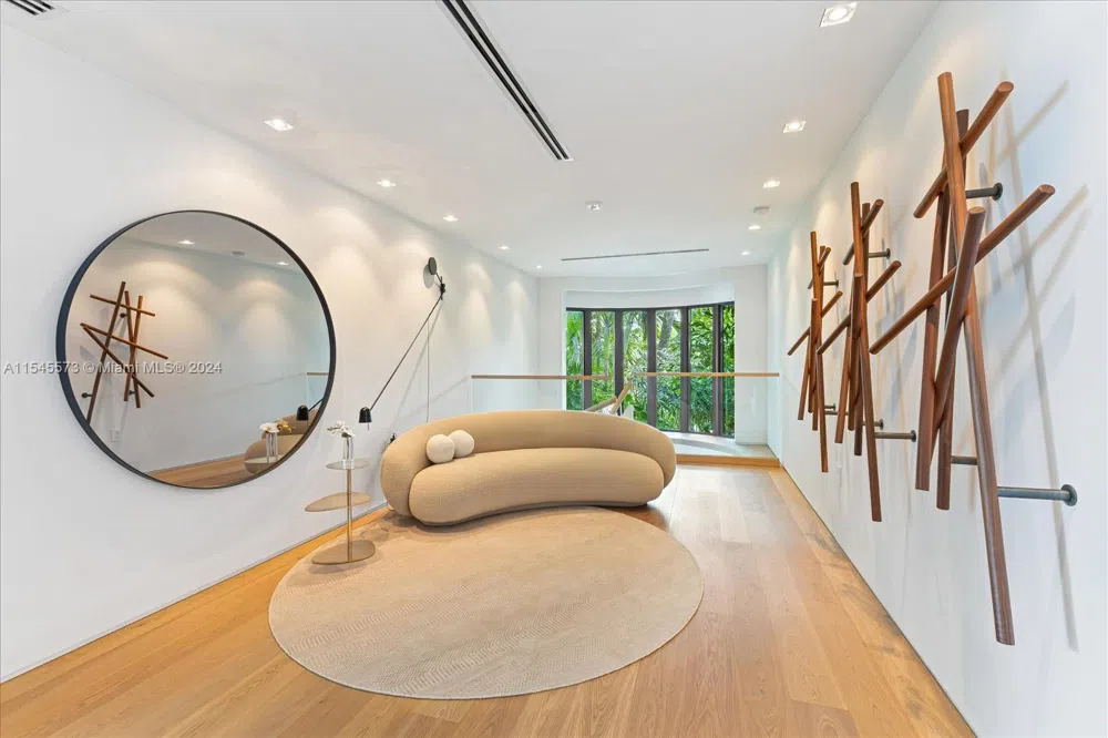 401 E Rivo Alto Dr Miami Beach, FL 33139