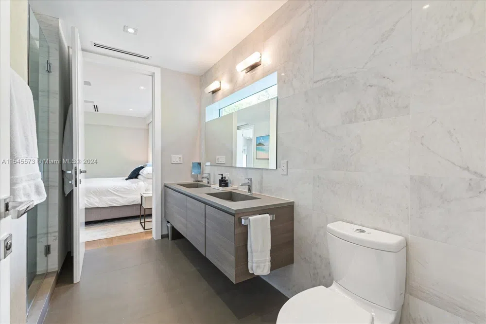401 E Rivo Alto Dr Miami Beach, FL 33139