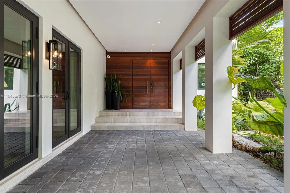 401 E Rivo Alto Dr Miami Beach, FL 33139