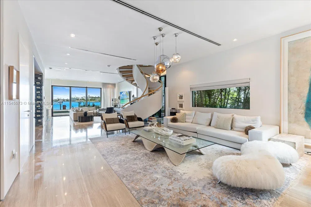 401 E Rivo Alto Dr Miami Beach, FL 33139