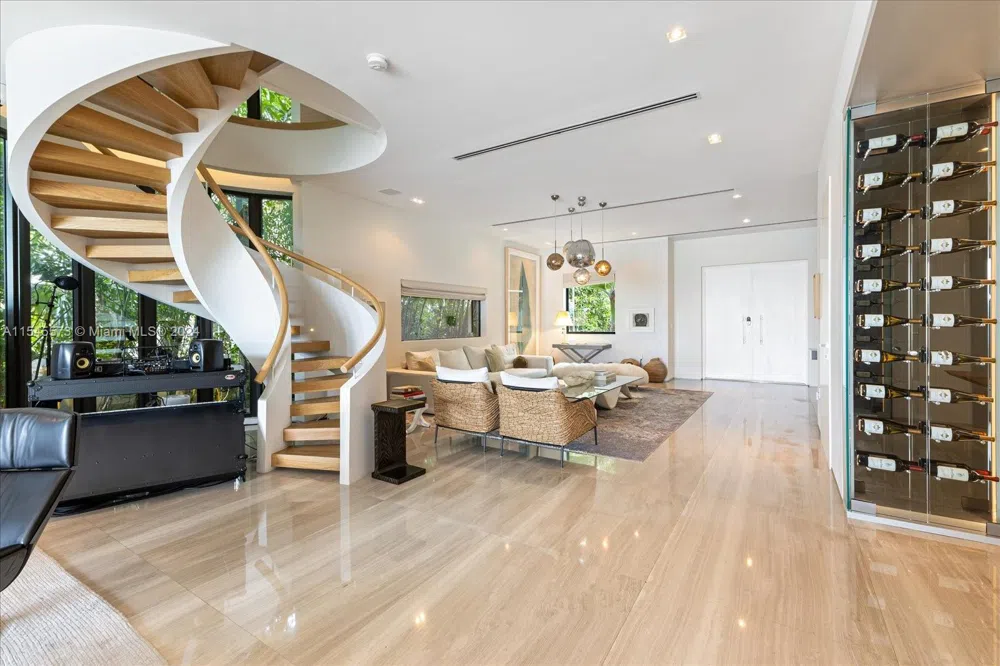 401 E Rivo Alto Dr Miami Beach, FL 33139
