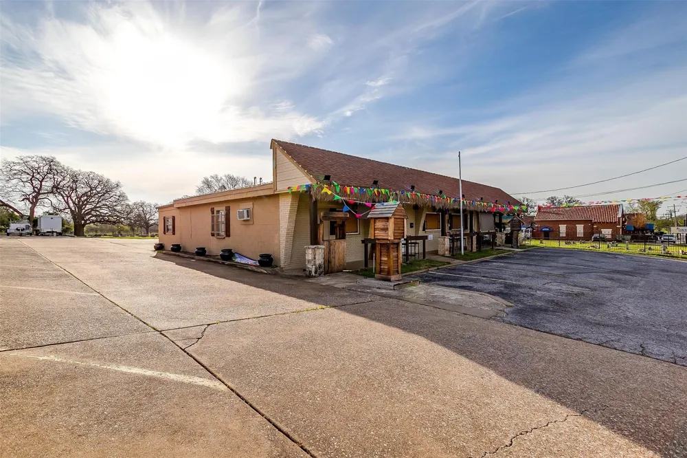 6716 Smithfield Road North Richland Hills, TX 76182
