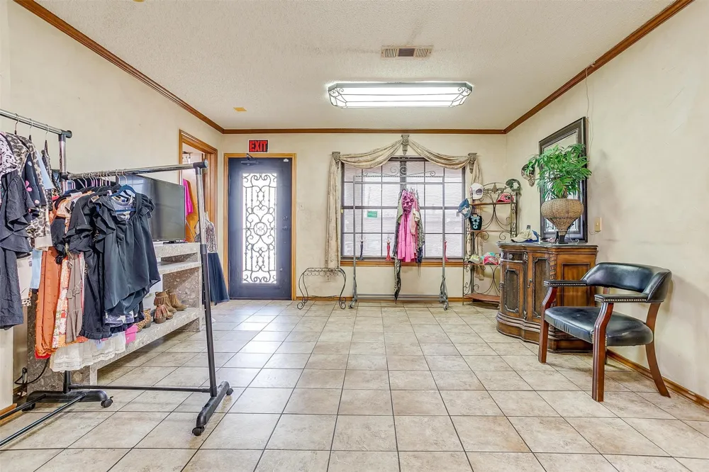 6716 Smithfield Road North Richland Hills, TX 76182