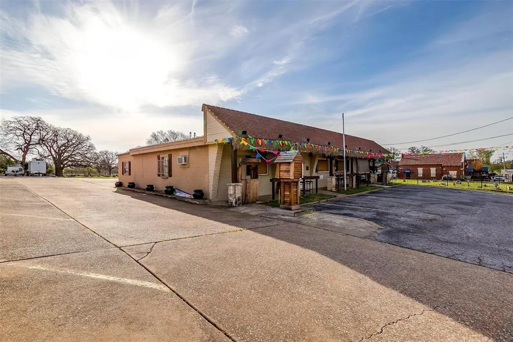 6716 Smithfield Road North Richland Hills, TX 76182