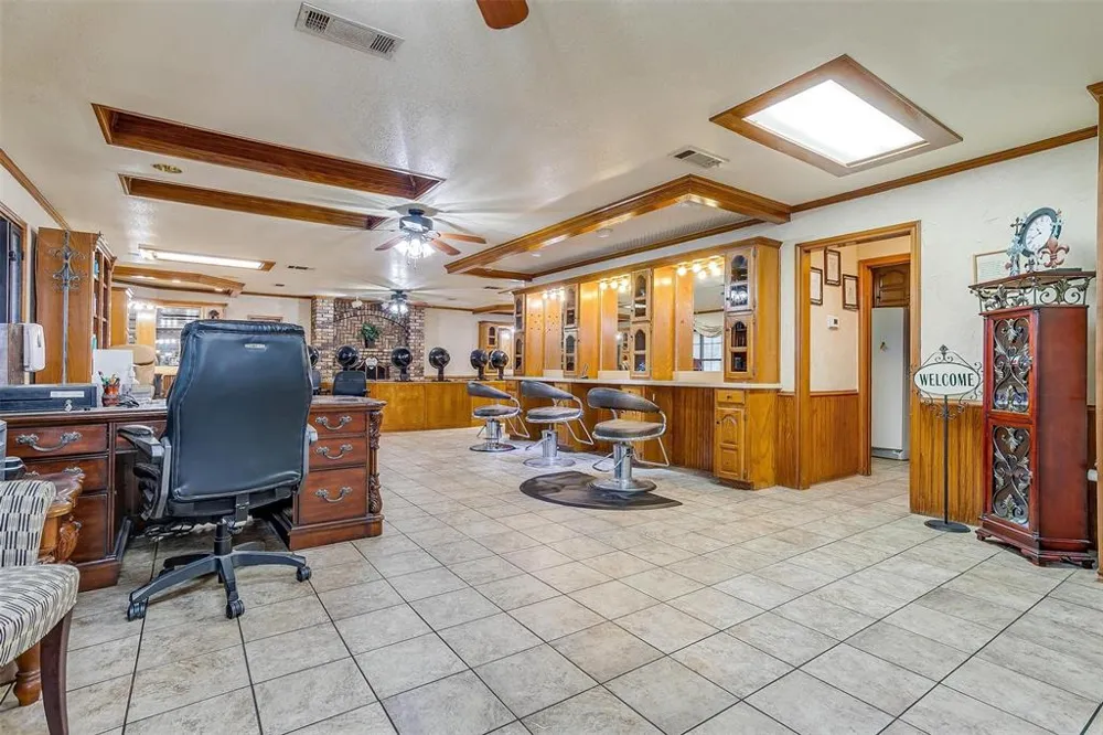 6716 Smithfield Road North Richland Hills, TX 76182