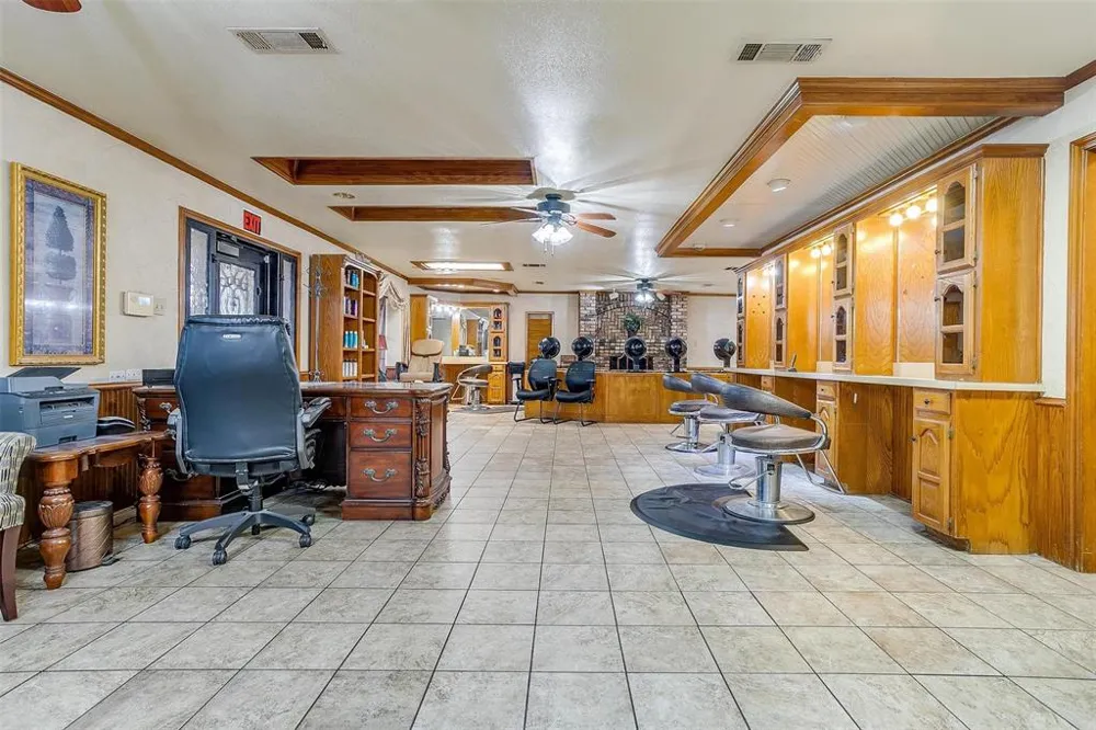 6716 Smithfield Road North Richland Hills, TX 76182