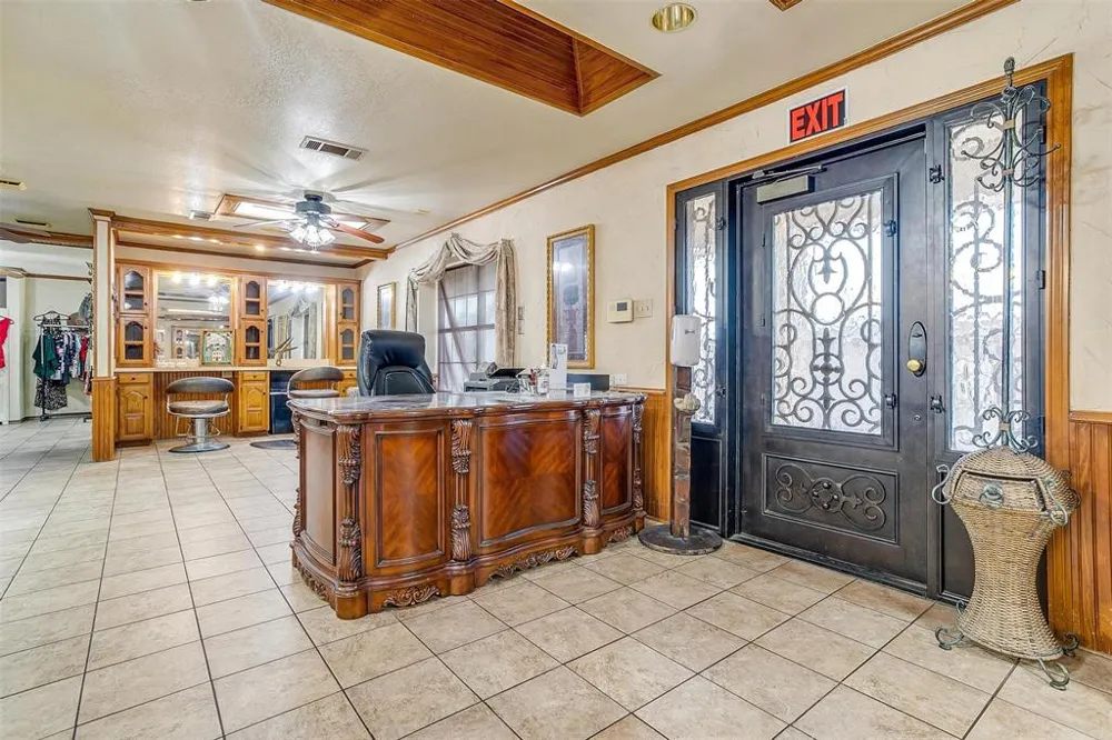 6716 Smithfield Road North Richland Hills, TX 76182
