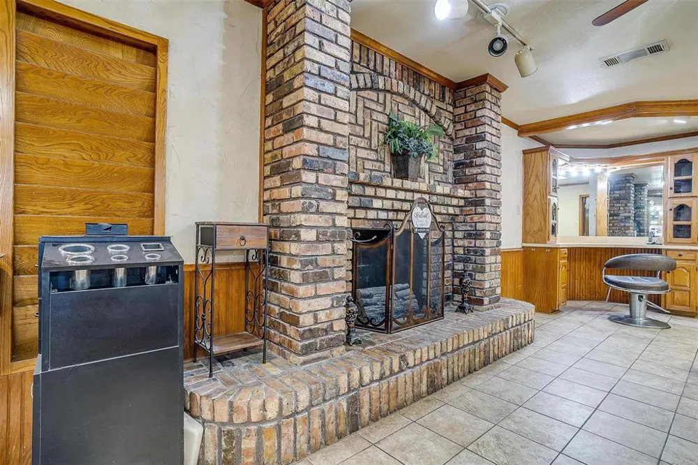 6716 Smithfield Road North Richland Hills, TX 76182