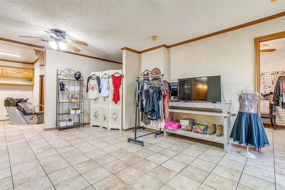 6716 Smithfield Road North Richland Hills, TX 76182