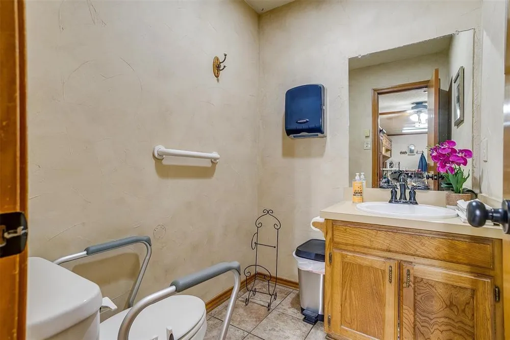 6716 Smithfield Road North Richland Hills, TX 76182