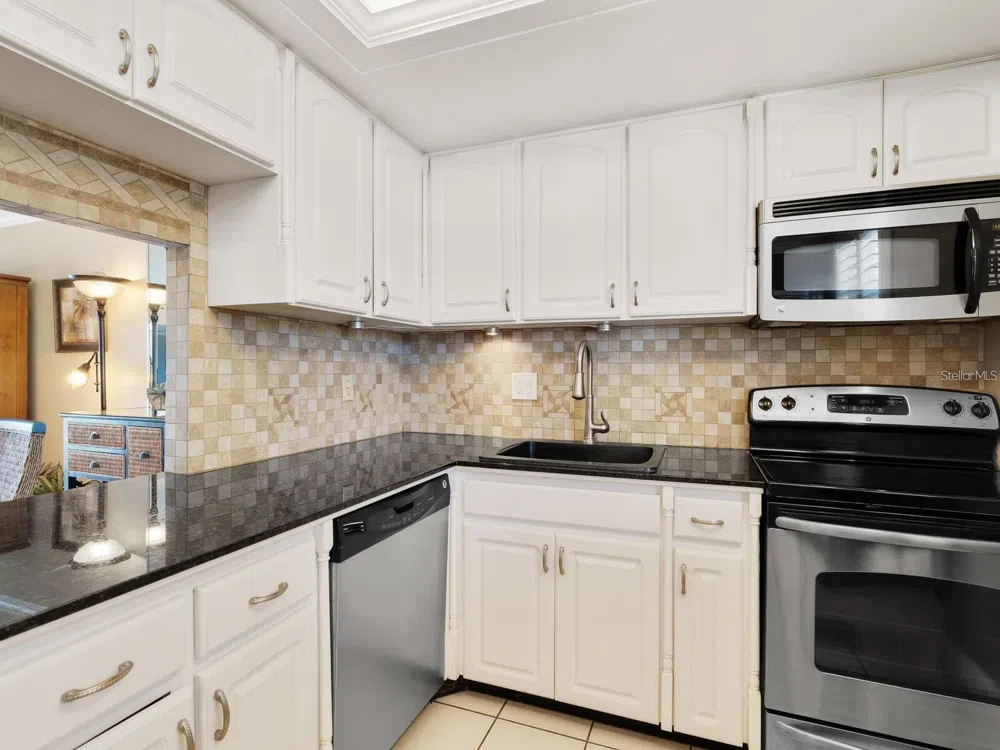 600 SUTTON PLACE #201 Longboat Key, FL 34228